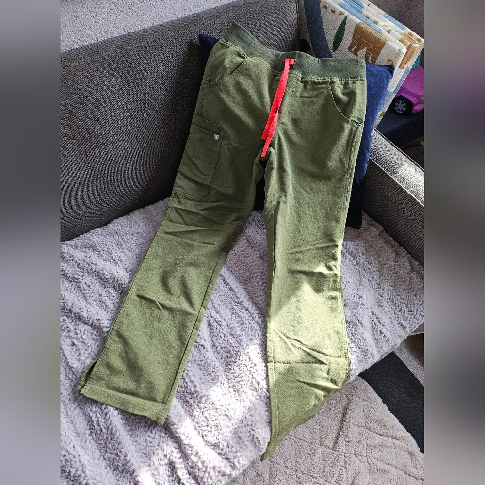 FIGS XS Dark Olive KADE Cargo Scrub Pants GUC